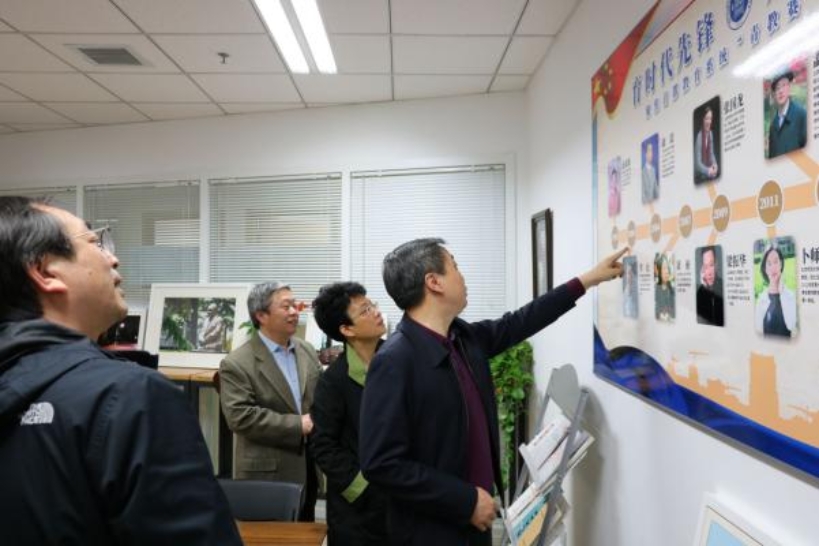 D:\2020-10-28 bat365在线平台官网登录办公文档（李斌）\2020-11-11 教工会莅临拍摄、录像（李斌）\2020-11-11 精选\IMG_7747.jpgIMG_7747